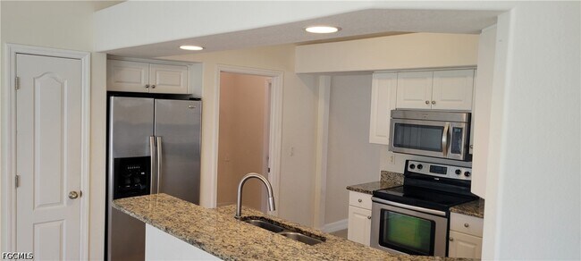 Foto del edificio - 902 SW 21st Ln