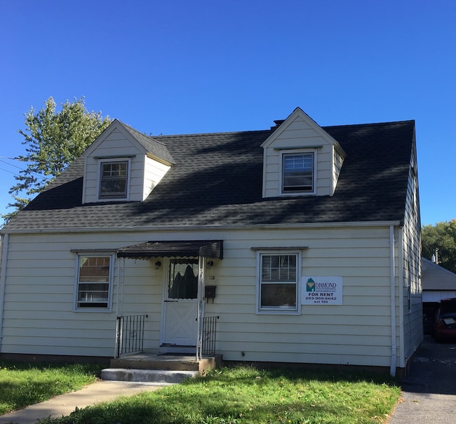 Building Photo - 115 Hughes St