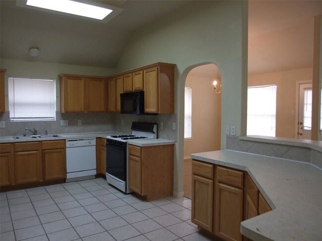 Building Photo - 4819 Edgegate Dr