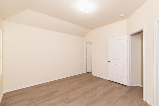 Foto del edificio - 4030 Silver Ranch Rd