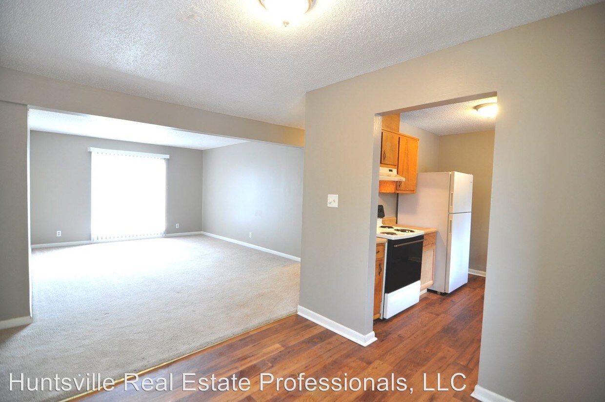 Primary Photo - 2801 Academy Dr NW