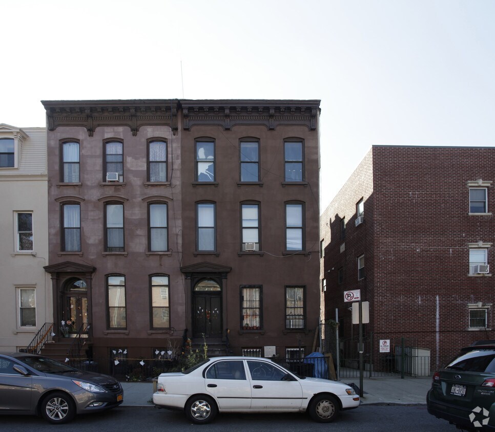 Building Photo - 6 Monroe St