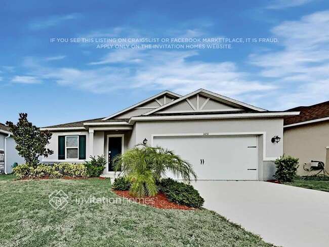 Building Photo - 14231 Seranoa Dr