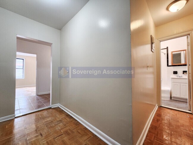 Foto del edificio - 210 West 262nd St