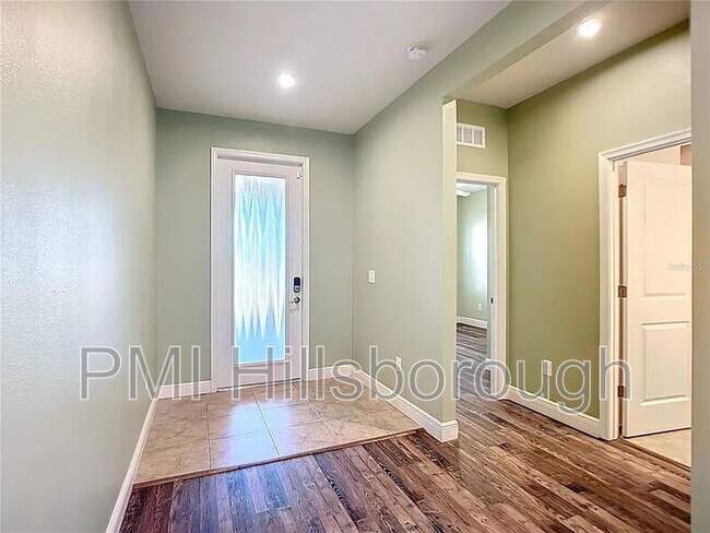 Foto del edificio - 6203 115th Ave E