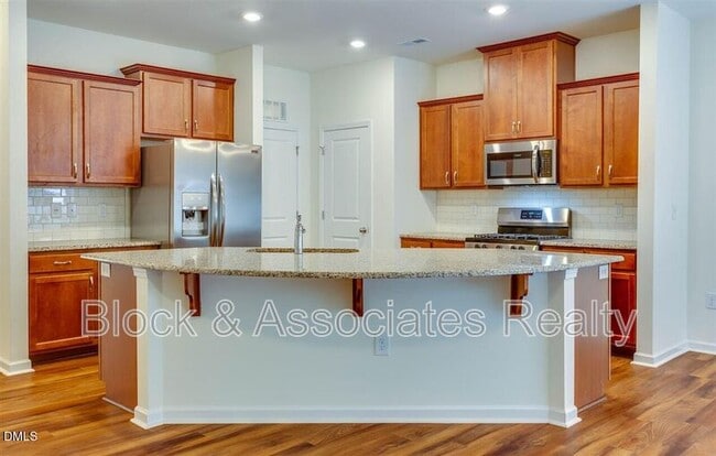 Foto del edificio - 4111 Lofty Ridge Pl