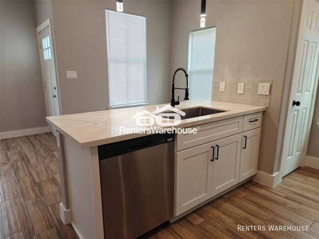 Foto del edificio - 4124 Vaughn St