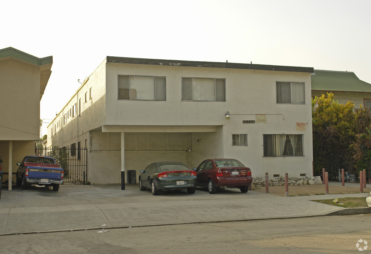 Primary Photo - 1645 S St Andrews Pl