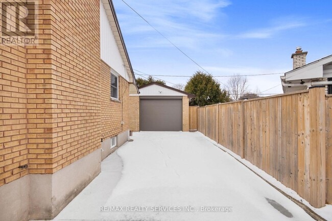 Building Photo - 185 Burlington St