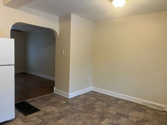 Foto del edificio - 2-Bedroom, 1-Bathroom Home in Lancaster, PA!