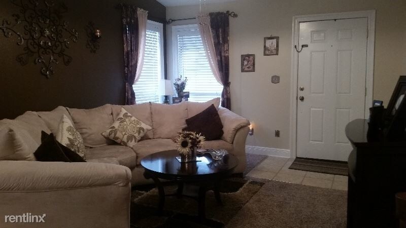 Primary Photo - 2 br, 1 bath Condo - 2944 Manhattan Blvd.