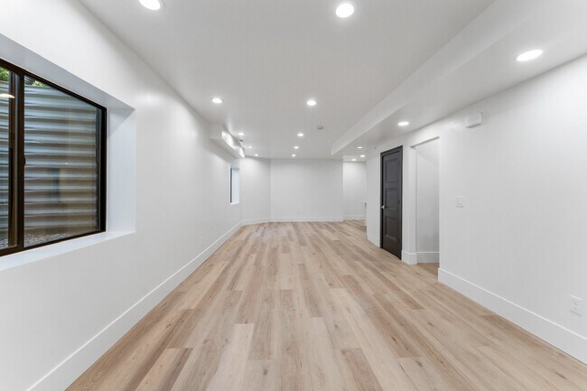 Foto del edificio - 807 N 200 E