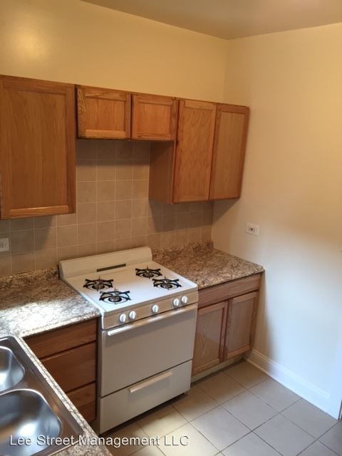 Foto del edificio - 7642 N Eastlake Terrace