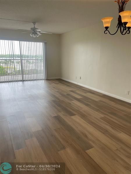 Foto del edificio - 2200 S Cypress Bend Dr