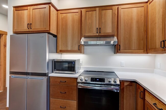 Building Photo - Modern & Stylish 2 Bed, 2 Bath Condo in Co...