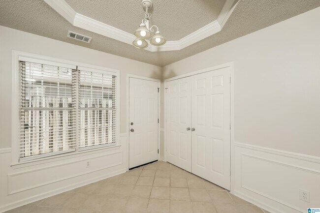 Foto del edificio - 115 Hidden Creek Pkwy