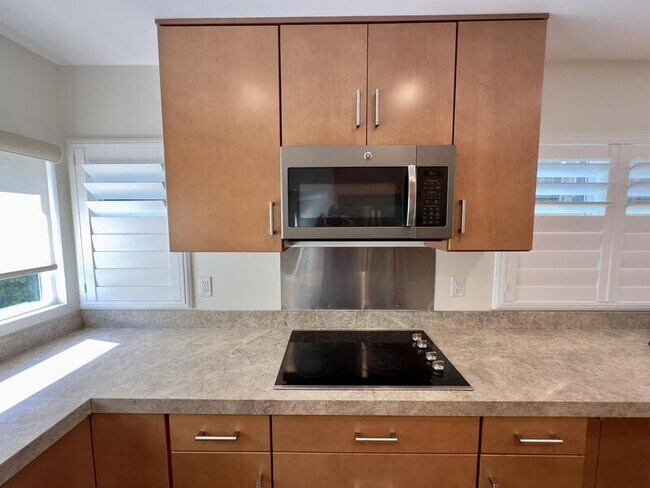 Building Photo - 1739 Woodbine Pl