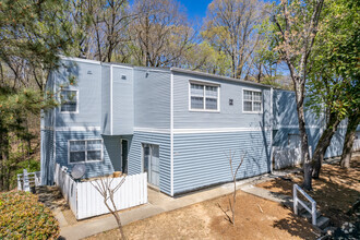 The Cobb Apartments-Townhomes photo'