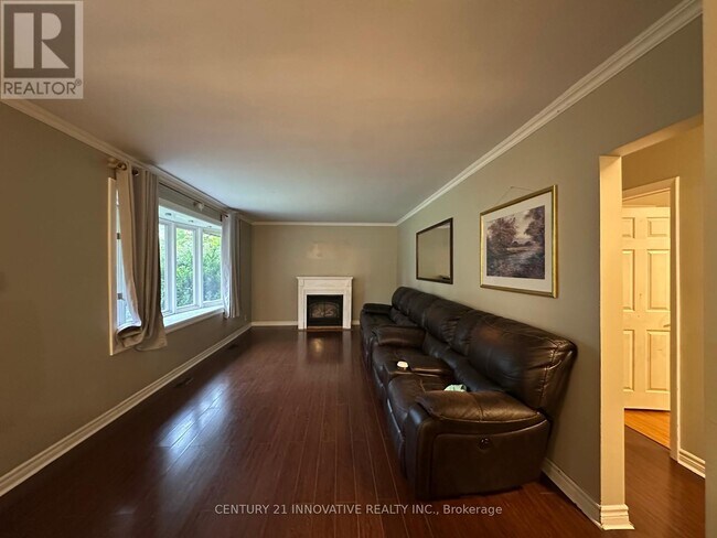 Building Photo - 491 FAIRLAWN St