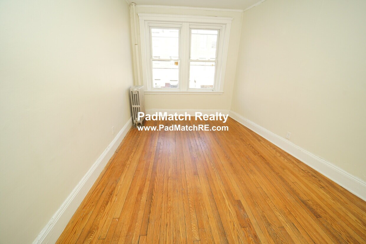 Primary Photo - 127 Sutherland Rd