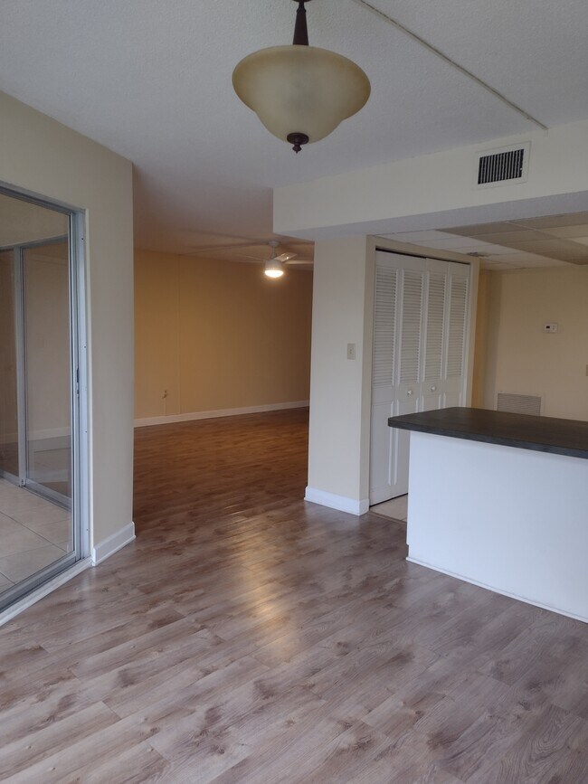 Building Photo - 1655 S Highland Ave