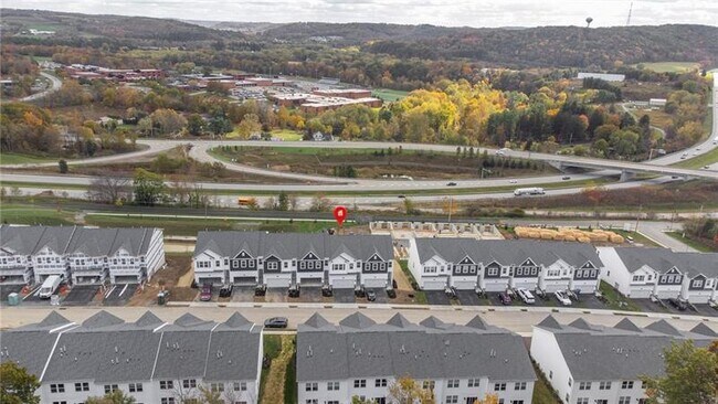 Foto del edificio - 126 Scotland Ln