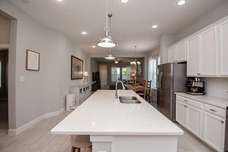 Building Photo - 15002 Bushy Bluestem Ct