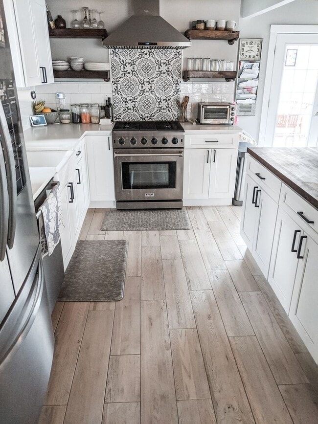 Building Photo - Charming 3BR+ Bonus Room in Family-Friendl...