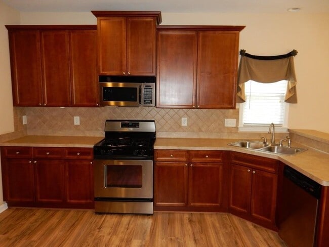 Building Photo - 450 Evans Mill Dr