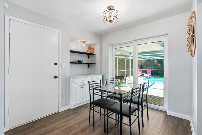 Building Photo - 4502 Parrot Ave