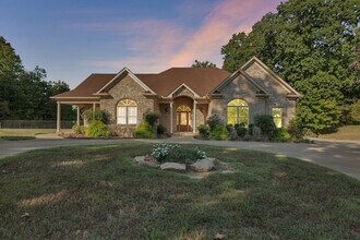 Building Photo - 1079 Ridgecrest Dr