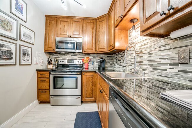 Foto del edificio - 8518 Sir Lancelot