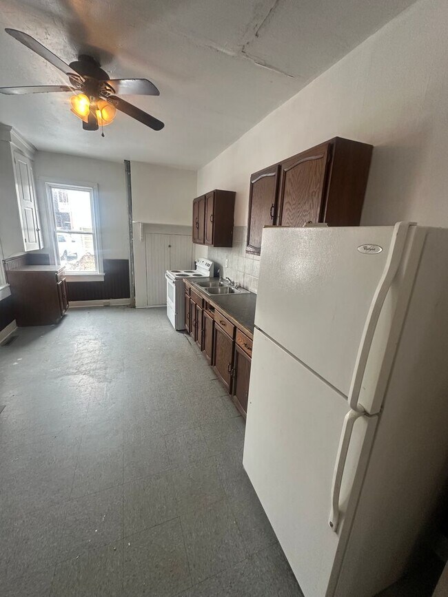 Foto del edificio - 927 W Poplar St