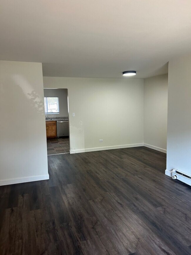 Foto del edificio - 2242 W Nichols Rd