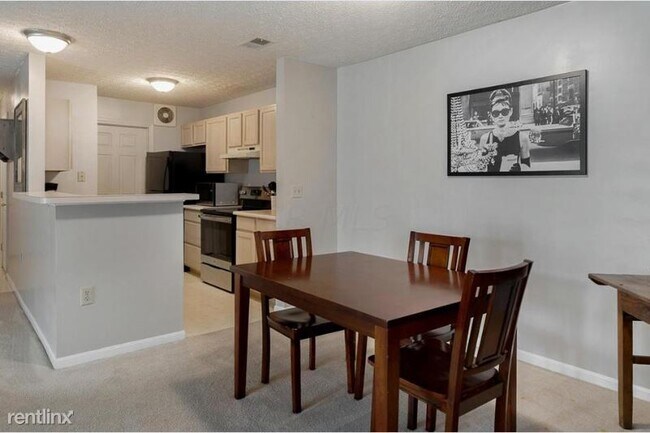 Building Photo - 6723 Meadow Creek Dr