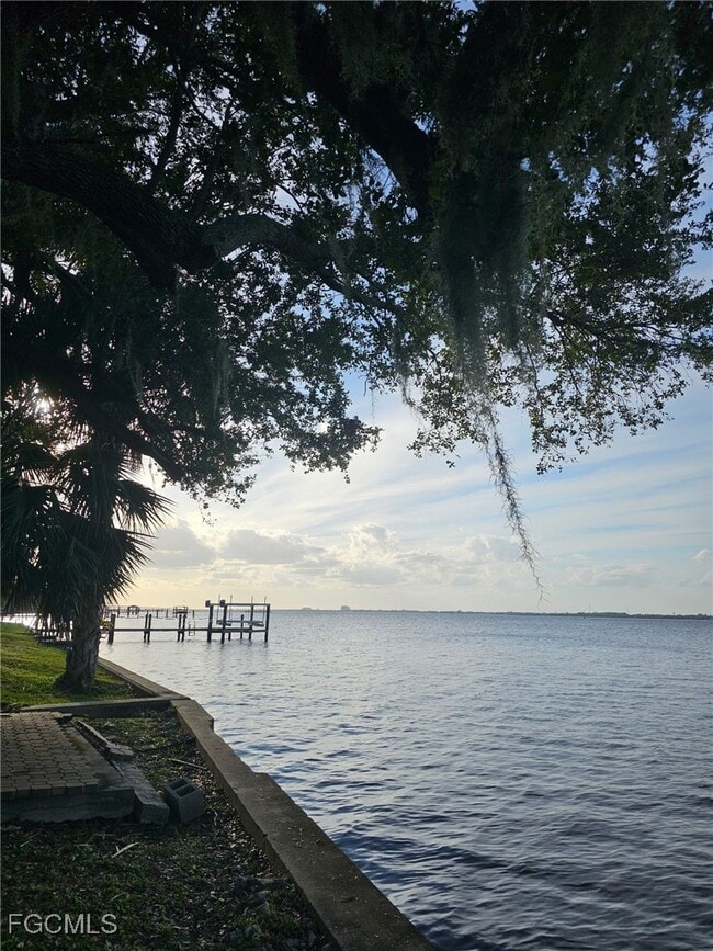 Building Photo - 3933 E River Dr