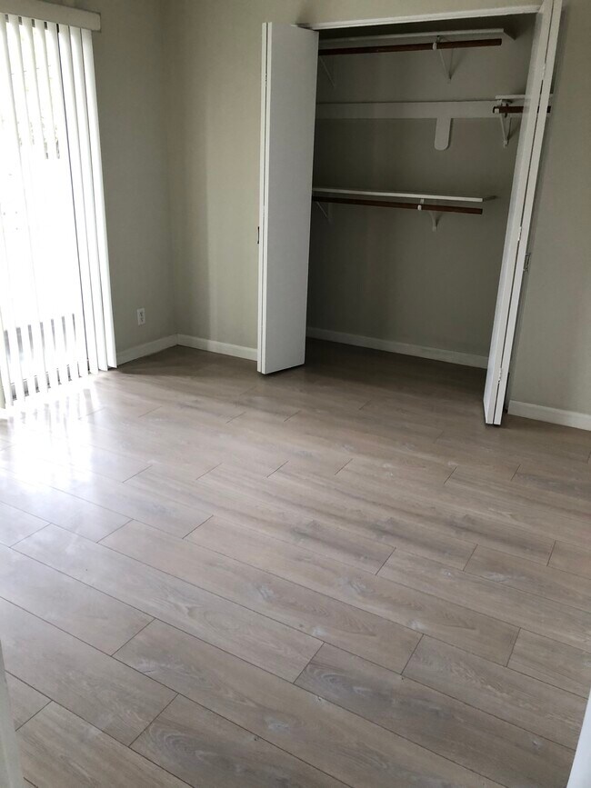 Foto del edificio - 11815 Goshen Ave