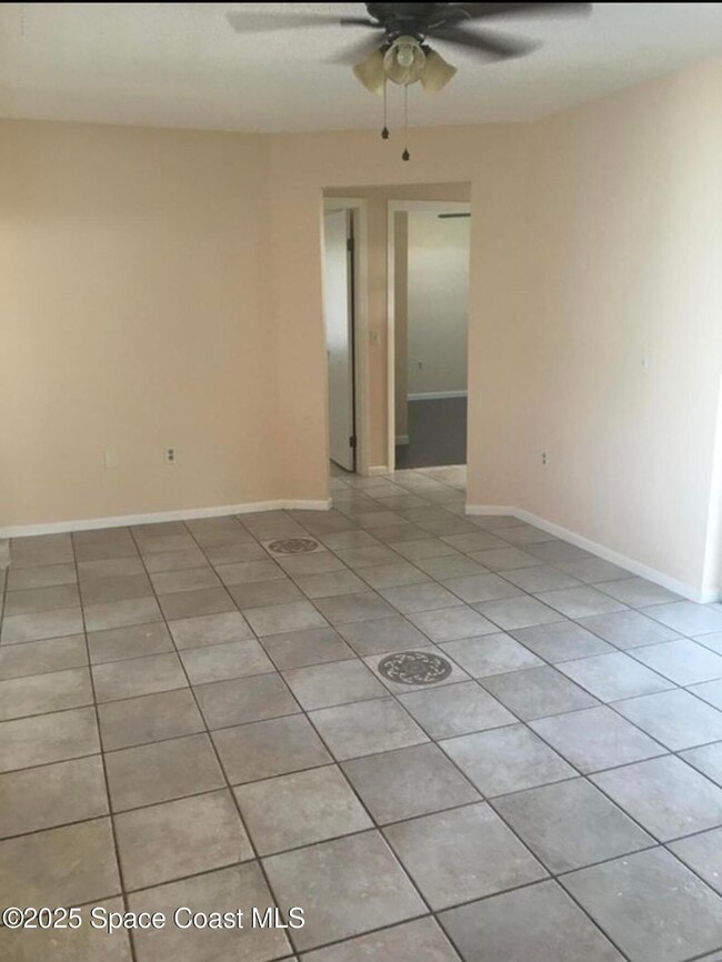 Foto del edificio - 1310 Robbinswood Dr