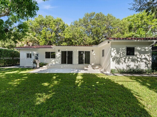Building Photo - 5406 S Le Jeune Rd