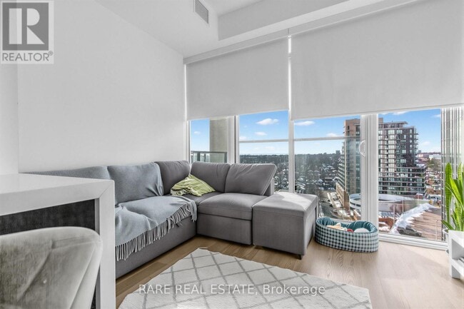 Building Photo - 5 Soudan Ave