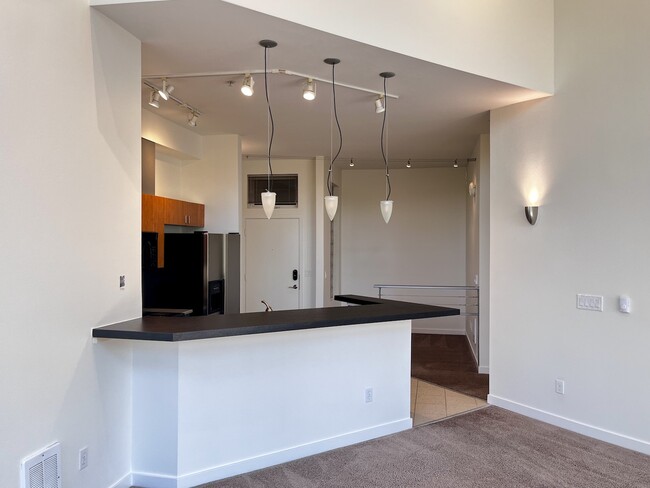 Building Photo - 511 7th Ave