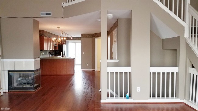 Building Photo - 2 br, 2 bath  - 4211 Schaefer Rd