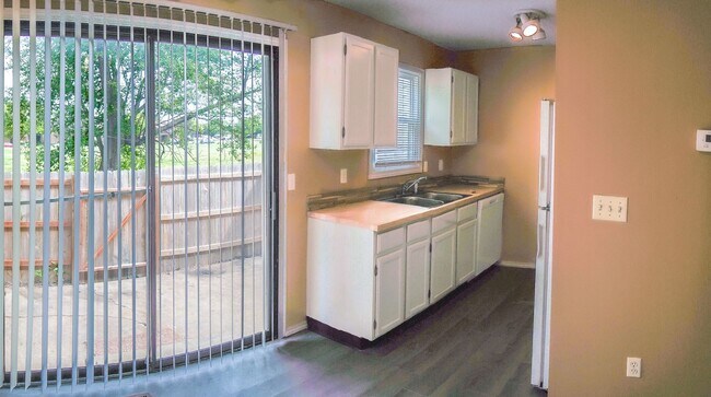 Foto del edificio - 9242 E Funston Ct