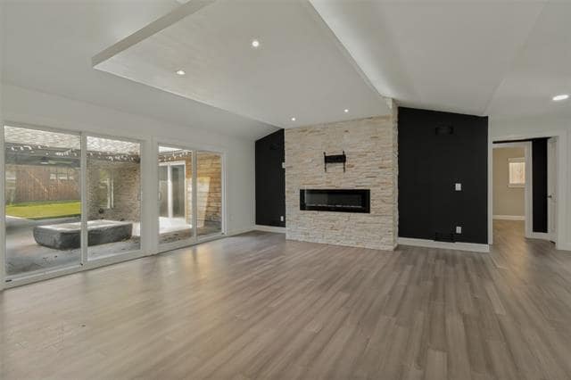 Building Photo - 9447 Viewside Dr