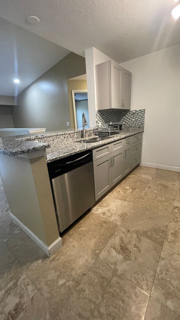 Building Photo - 2/2 condo for rent in Viera East