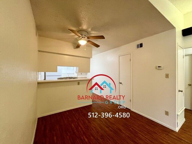 Foto del edificio - Available Now: 2 bed/1 bath Duplex With Hu...