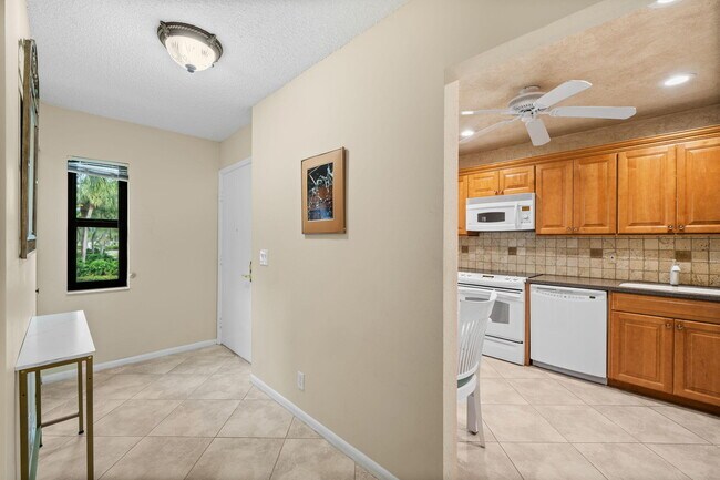 Building Photo - 21669 Tall Palm Cir