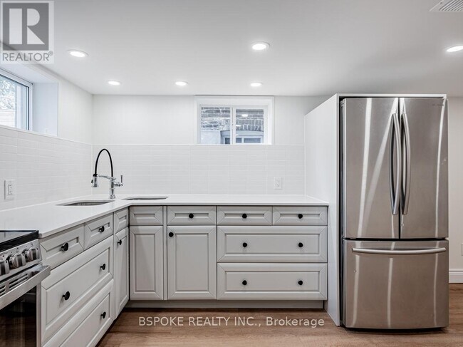 Photo du bâtiment - 4 Hartford Ave