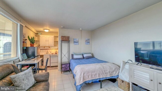 Foto del edificio - 108 S Montpelier Ave