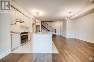 Building Photo - 1411 Courtleigh Trl
